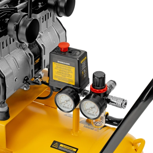 Компрессор безмасляный, малошумный DLS 3300/100, 3300 Вт,3x1100, 100 л, 570 л/мин ,блок управления Denzel по ценам производителя в Уфе с доставкой по всей России