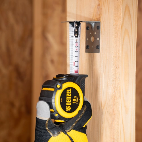 Рулетка 10м х 32мм, автоматич. фиксац., нейлон. покрытие, магнит. зацеп, двухстор. разметка Denzel по ценам производителя в Уфе с доставкой по всей России