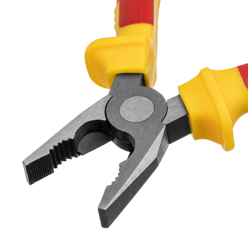 Плоскогубцы комбинированные, Insulated, 160 мм, двухкомпонентные рукоятки Matrix Professional по ценам производителя в Уфе с доставкой по всей России