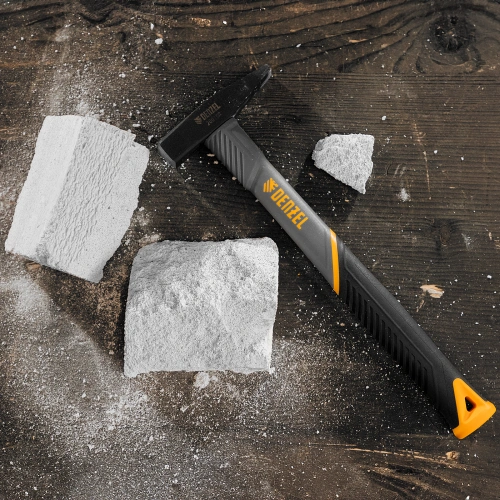 Молоток слесарный, 200 г, кованый, фибергласовая рукоятка c TPR покрытием Denzel по ценам производителя в Уфе с доставкой по всей России