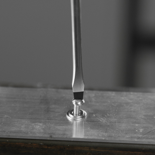 Отвертка, SL4х100 мм, S2, 3к рукоятка Denzel по ценам производителя в Уфе с доставкой по всей России