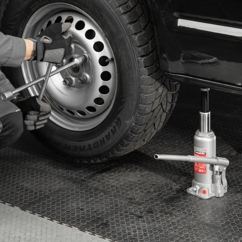 Домкрат гидравлический бутылочный, 5 т, высота подъема 216-413 мм, в пластиковый кейсе Matrix по ценам производителя в Уфе с доставкой по всей России