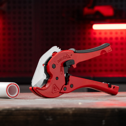 Ножницы для резки изделий из ПВХ, D до 42 мм, обрезиненная опорная рукоятка, порошковое покрытие рукояток Matrix по ценам производителя в Уфе с доставкой по всей России