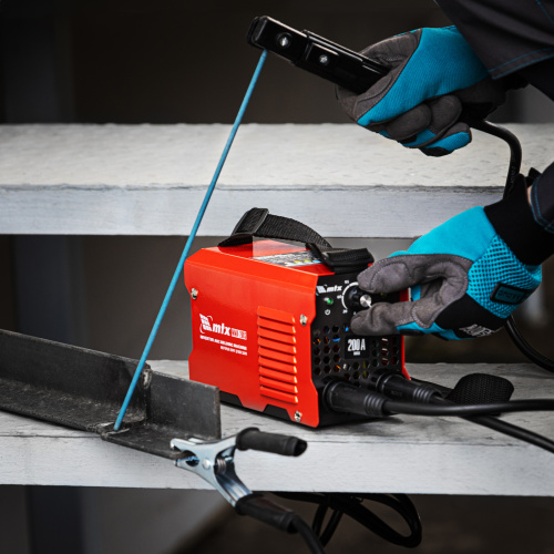 Инверторный аппарат дуговой сварки MMA-200S, 200 А, ПВ60%, диаметр электрода 1,6-5 мм MTX по ценам производителя в Уфе с доставкой по всей России