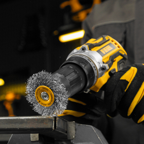 Щетка для дрели, 60 мм, Плоская, со шпилькой, нержавеющая витая проволока Denzel по ценам производителя в Уфе с доставкой по всей России