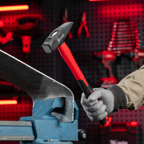 Молоток слесарный optimal, 800 г, фибергласовая обрезиненная рукоятка, квадратный боек Matrix по ценам производителя в Уфе с доставкой по всей России