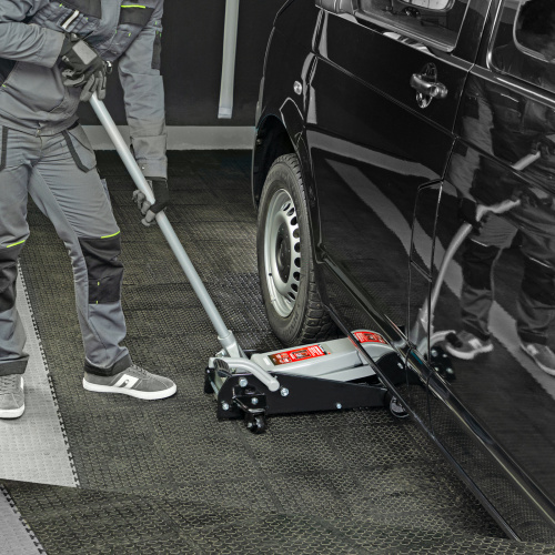 Домкрат гидравлический подкатной, 3.5 т, высота подъема 145-490 мм, с педалью Matrix по ценам производителя в Уфе с доставкой по всей России