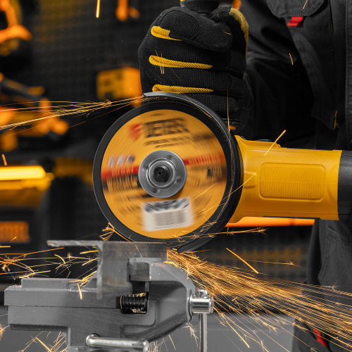 Машина шлифовальная угловая AG125-1500, 1500 Вт, 125 мм, 3000-11000 об/мин Denzel по ценам производителя в Уфе с доставкой по всей России