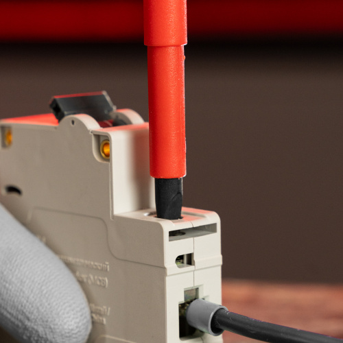 Отвертка Insulated, SL6.5 x 150 мм, CrMo, до 1000 В, двухкомпонентная рукоятка Matrix Professional по ценам производителя в Уфе с доставкой по всей России