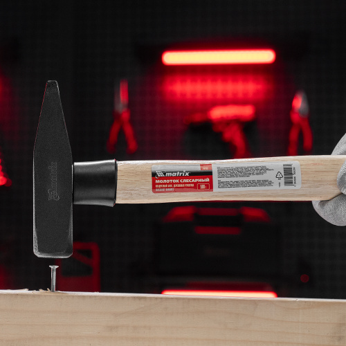 Молоток слесарный, 500 г, квадратный боек, деревянная рукоятка Matrix по ценам производителя в Уфе с доставкой по всей России