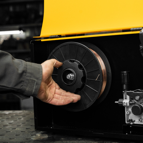 Аппарат инвертор. полуавтомат. cварки IMIG-205SDR, 200 А, ПВ 60%, катушка 5 кг Denzel по ценам производителя в Уфе с доставкой по всей России