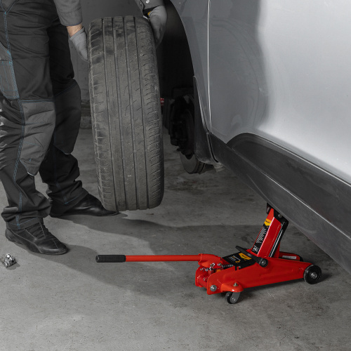 Домкрат гидравлический подкатной, 2 т, h подъема 125-300 мм, в пластиковом кейсе Sparta по ценам производителя в Уфе с доставкой по всей России