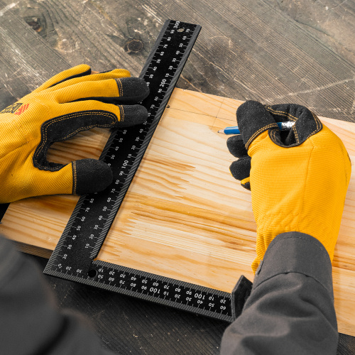 Угольник, 200 х 300 мм, алюминиевый, лазерная гравировка Denzel по ценам производителя в Уфе с доставкой по всей России