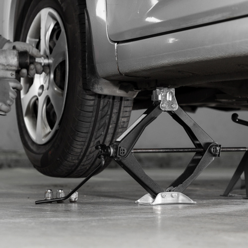 Домкрат ромбический винтовой универсальный ТУ 5.16-469-0213-04, 0,9 т, 100-395 мм Россия по ценам производителя в Уфе с доставкой по всей России