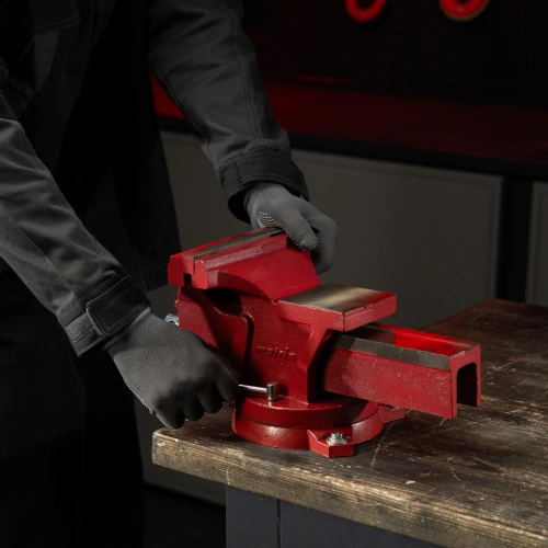 Тиски слесарные, 200 мм, поворотные, с наковальней Matrix по ценам производителя в Уфе с доставкой по всей России