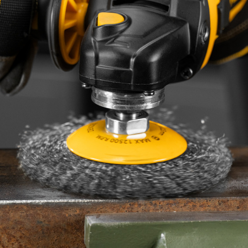 Щетка для УШМ, 125 мм, "Тарелка", витая нержавеющая проволока 0.3 мм, М14 Denzel по ценам производителя в Уфе с доставкой по всей России