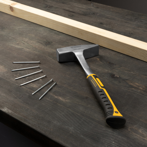 Молоток слесарный 800 г, цельнометаллический, двухкомпонентная рукоятка Denzel по ценам производителя в Уфе с доставкой по всей России