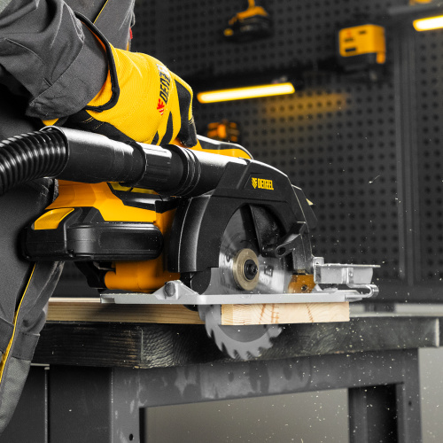 Пылесос строительный RVC30, 1400 Вт, бак 30 л, шланг 3 м, розетка с автосинхр. Denzel по ценам производителя в Уфе с доставкой по всей России