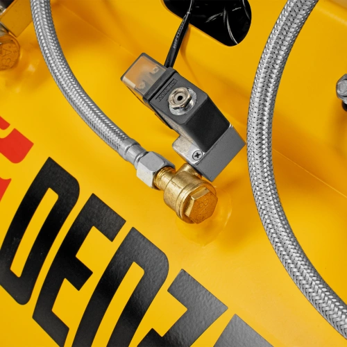 Компрессор безмасляный, малошумный DLS 3300/100, 3300 Вт,3x1100, 100 л, 570 л/мин ,блок управления Denzel по ценам производителя в Уфе с доставкой по всей России