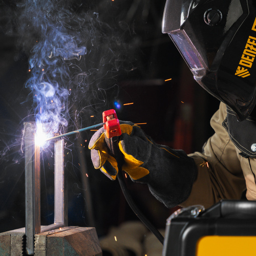 Аппарат инвертор. дуговой сварки SDM-220 Top, 220 А, ПВ 60% кейс Denzel по ценам производителя в Уфе с доставкой по всей России