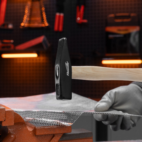 Молоток слесарный, 300 г, квадратный боек, деревянная рукоятка Sparta по ценам производителя в Уфе с доставкой по всей России