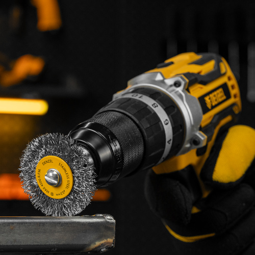 Набор щеток для дрели, 5 Плоских 25-38-50-63-75 мм, шпилька, нерж. вит. проволока Denzel по ценам производителя в Уфе с доставкой по всей России