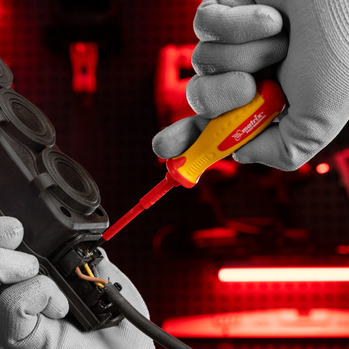 Отвертка Insulated, PH0 x 75 мм, CrMo, до 1000 В, двухкомпонентная рукоятка Matrix Professional по ценам производителя в Уфе с доставкой по всей России