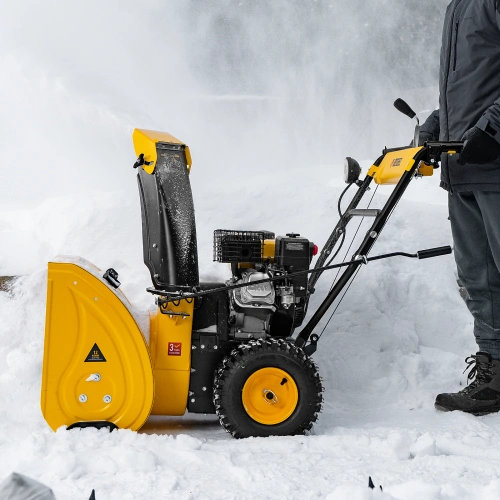 Бензиновая снегоуборочная машина SBM 610, 212 cc, ручной старт, фара Denzel по ценам производителя в Уфе с доставкой по всей России