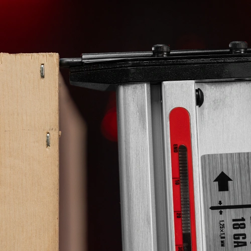 Нейлер-степлер пневматический 2 в 1, с регулировкой глубины забивания, гвозди 18GA, скобы 18GA Matrix по ценам производителя в Уфе с доставкой по всей России