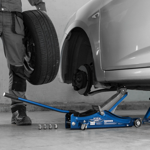 Домкрат гидравлический подкатной в пластиковом кейсе, 2 т, Low Profile, 80-380 мм Stels по ценам производителя в Уфе с доставкой по всей России