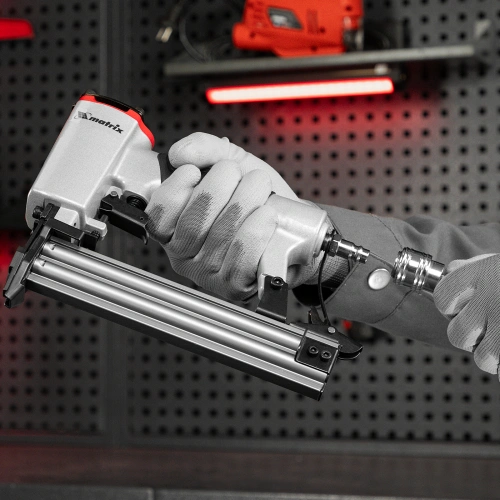 Нейлер пневматический для гвоздей от 10 до 32 мм Matrix по ценам производителя в Уфе с доставкой по всей России