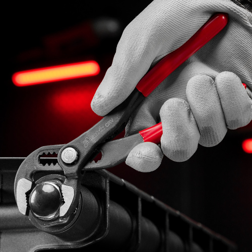 Клещи переставные 180 мм, кнопочный механизм, хром-ванадий, обливные рукоятки Matrix по ценам производителя в Уфе с доставкой по всей России