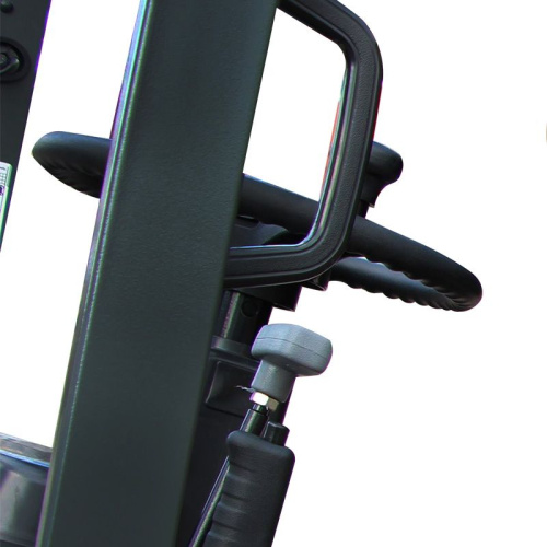 Бензиновый погрузчик CPQD25-RCK2 с японским двигателем, свободным подъемом и боковым смещением вил по ценам производителя в Уфе с доставкой по всей России