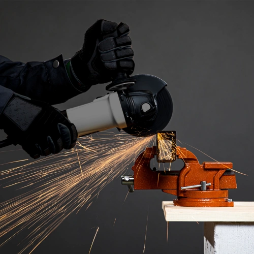 Тиски слесарные, 125 мм, поворотные, с наковальней Sparta по ценам производителя в Уфе с доставкой по всей России