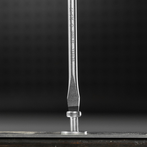 Отвертка, SL5x75 мм, S2, 3к рукоятка Denzel по ценам производителя в Уфе с доставкой по всей России