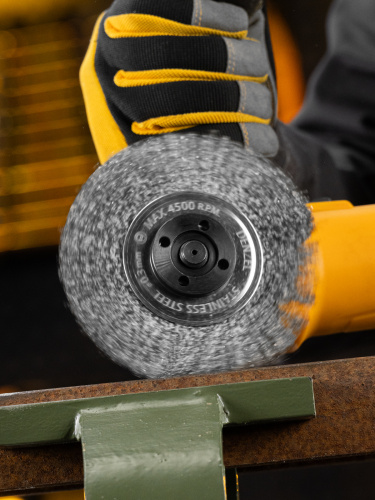 Щетка для УШМ, 125 мм, "Плоская", витая нержавеющая проволока 0.3 мм, посадка 22.2 мм Denzel по ценам производителя в Уфе с доставкой по всей России