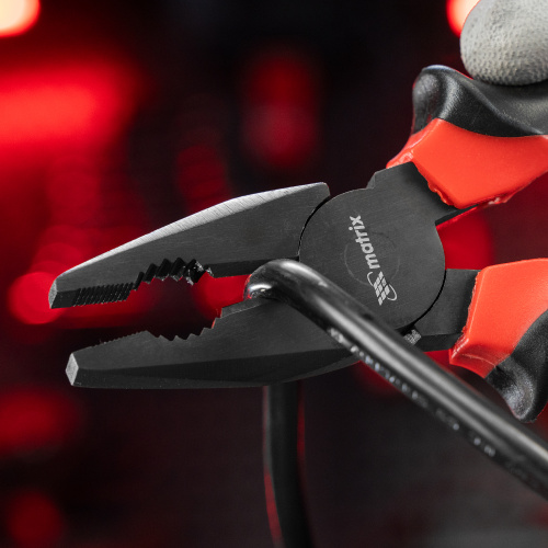 Плоскогубцы комбинированные Black Nickel, 200 мм, двухкомпонентные рукоятки Matrix по ценам производителя в Уфе с доставкой по всей России