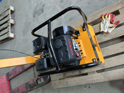 Виброплита 90 кг, 23 кН (Loncin) без бака TOR C-90 купить в Москве с доставкой по всей России | ProtosMarket.ru