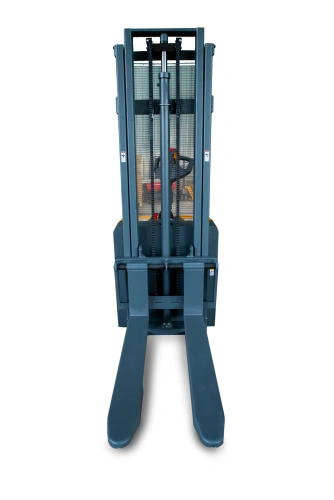 Штабелер самоходный 1,5 т 3,0 м XILIN CDD15K-EN 24/105 В/Ач с раздвижными вилами (с платформой) по ценам производителя в Уфе с доставкой по всей России