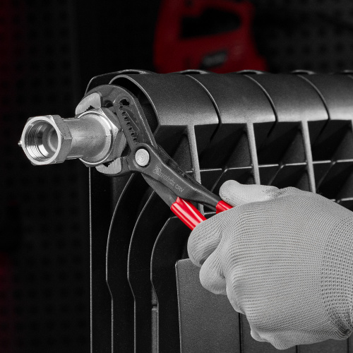 Клещи переставные 180 мм, кнопочный механизм, хром-ванадий, обливные рукоятки Matrix по ценам производителя в Уфе с доставкой по всей России