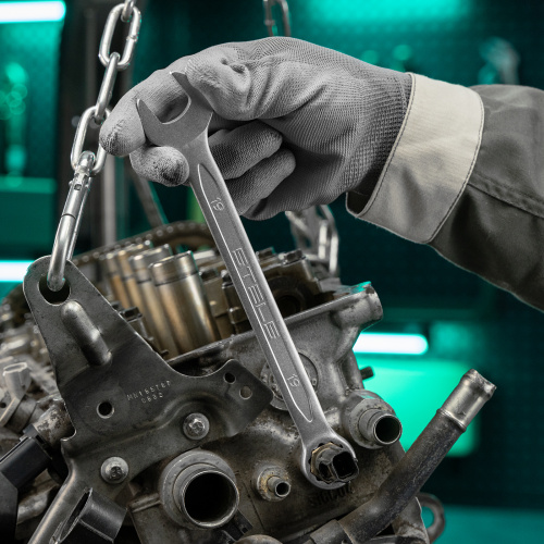 Набор инструментов, 1/2", CrV, пластиковый кейс 31 предмет Stels по ценам производителя в Уфе с доставкой по всей России