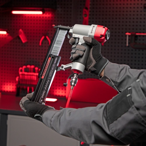 Нейлер-степлер пневматический 2 в 1, гвозди 18GA длина 10-50 мм, скобы 18GA длина 25-40 мм Matrix по ценам производителя в Уфе с доставкой по всей России