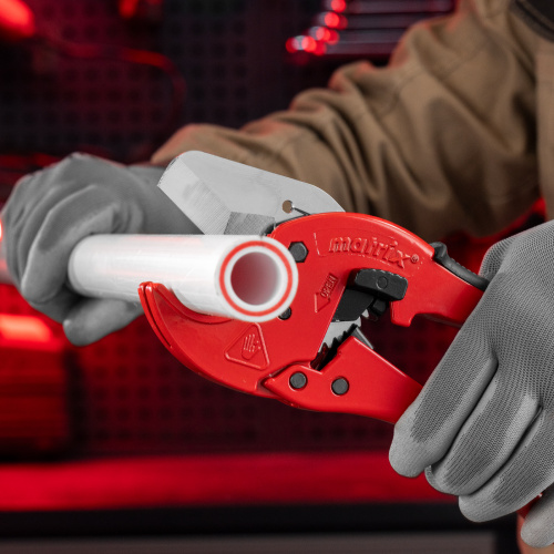 Ножницы для резки изделий из ПВХ, D до 42 мм, обрезиненная опорная рукоятка, порошковое покрытие рукояток Matrix по ценам производителя в Уфе с доставкой по всей России