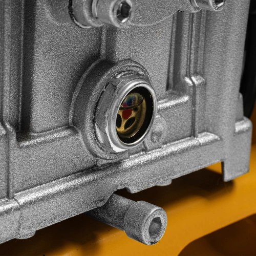 Компрессор воздушный рем. привод BCI 2200/100, 2,2 кВт, 100 литров, 420 л/мин Denzel по ценам производителя в Уфе с доставкой по всей России