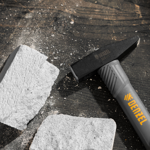 Молоток слесарный, 300 г, кованый, фибергласовая рукоятка c TPR покрытием Denzel по ценам производителя в Уфе с доставкой по всей России