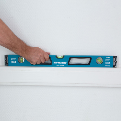 Уровень алюминиевый, 600 мм, усиленный с ударопрочными заглушками, рукоятки, 3 глазка Gross по ценам производителя в Уфе с доставкой по всей России