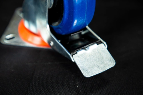 Колесо поворотное резина SRCLb 42 100 мм с тормозом (N) по ценам производителя в Уфе с доставкой по всей России