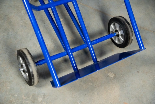 Тележка для металлических бочек TOR КБ-2 (250 пневмо+160 поворотное) по ценам производителя в Уфе с доставкой по всей России
