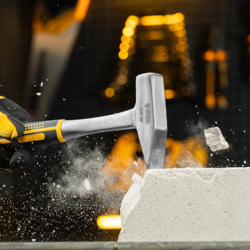 Молоток слесарный 600 г, цельнометаллический, двухкомпонентная рукоятка Denzel по ценам производителя в Уфе с доставкой по всей России