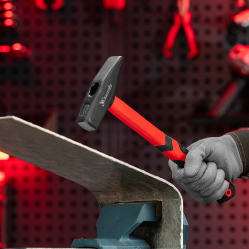 Молоток слесарный, 600 г, фибергласовая обрезиненная рукоятка Matrix по ценам производителя в Уфе с доставкой по всей России